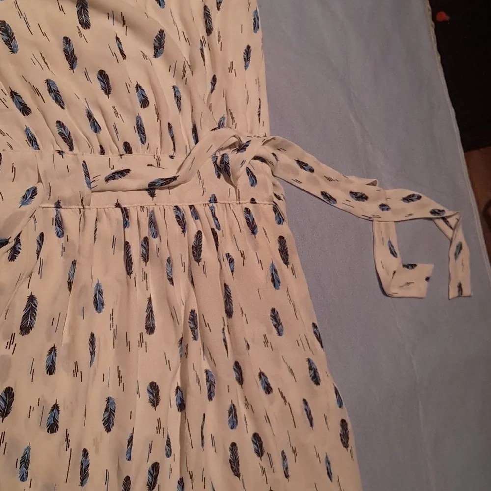 Dress - Picture 2 of 4